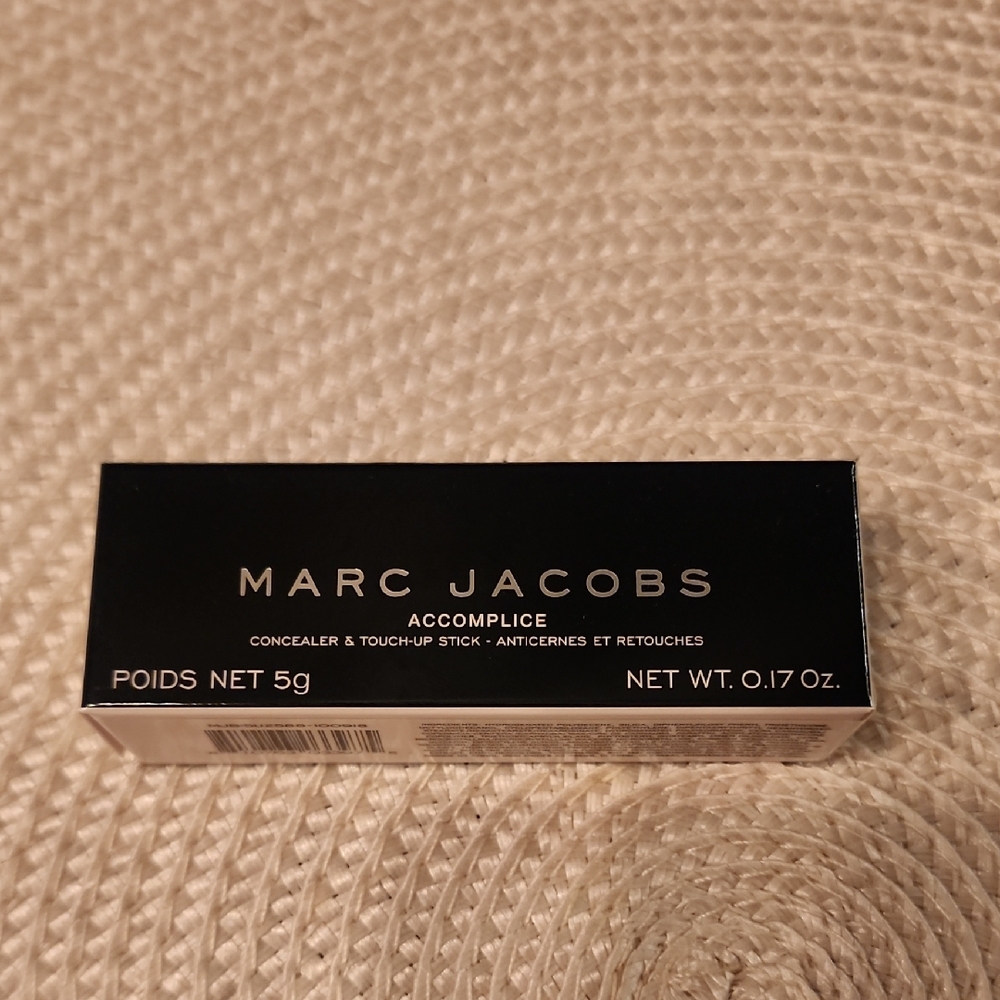 NWOT Marc Jacobs Accomplice Concealer in Black Packaging